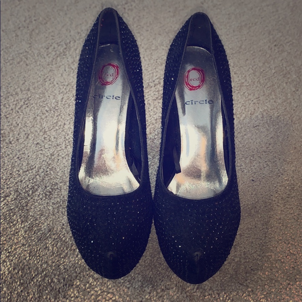 Round Stiletto Pumps